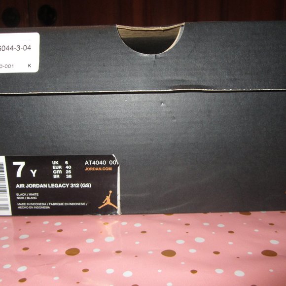 Air Jordan Legacy 312 athletic shoes by Nike - Picture 2 of 11